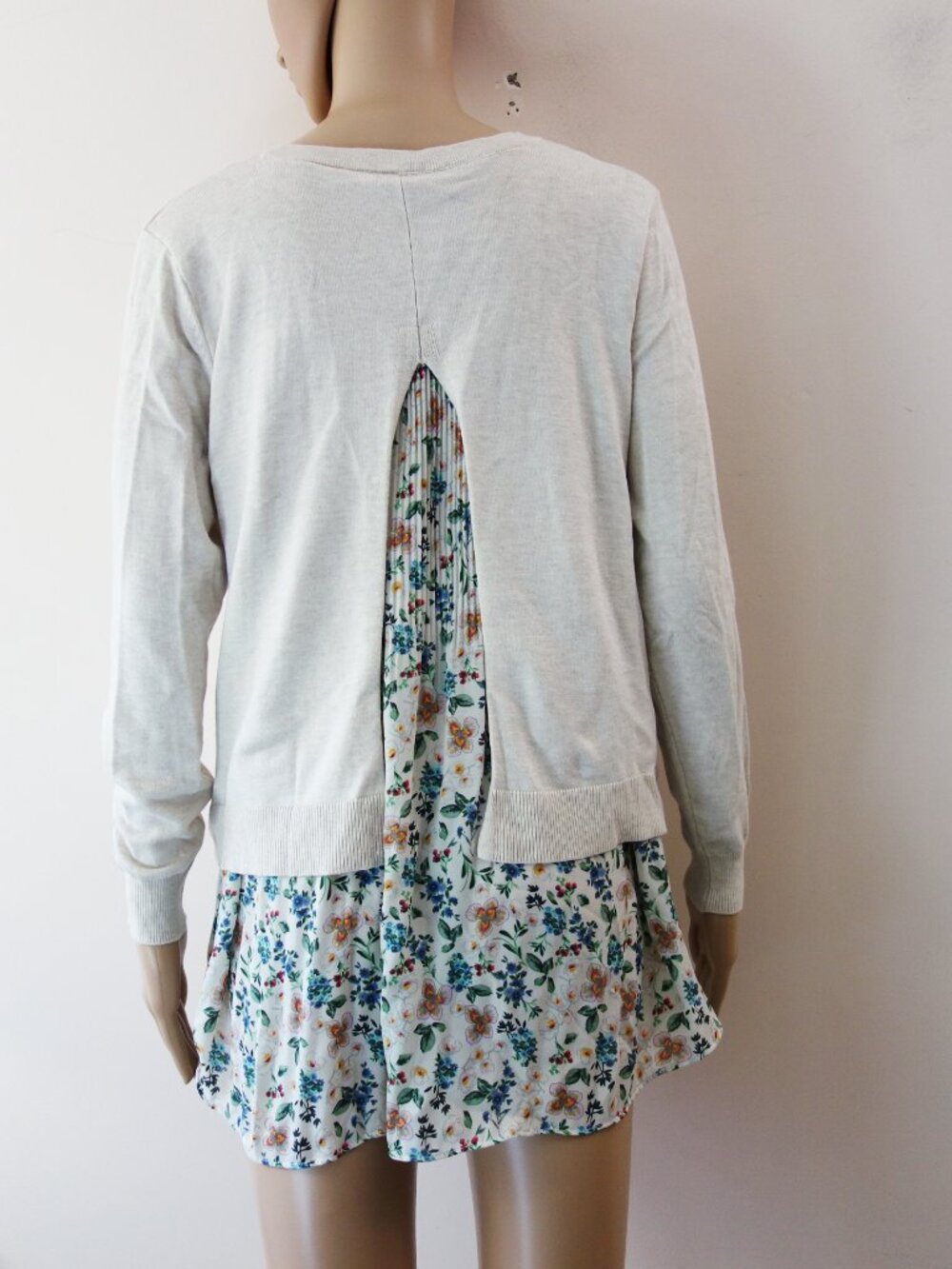 Boho Pleated Sweater Blouse Tunic Casual 2 in 1 Top Cream/ Floral Flowy (M) NWOT